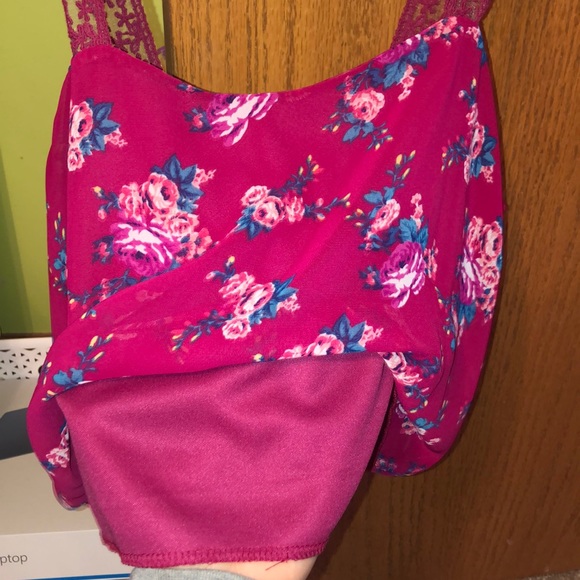 Floral crop top! - Picture 2 of 5